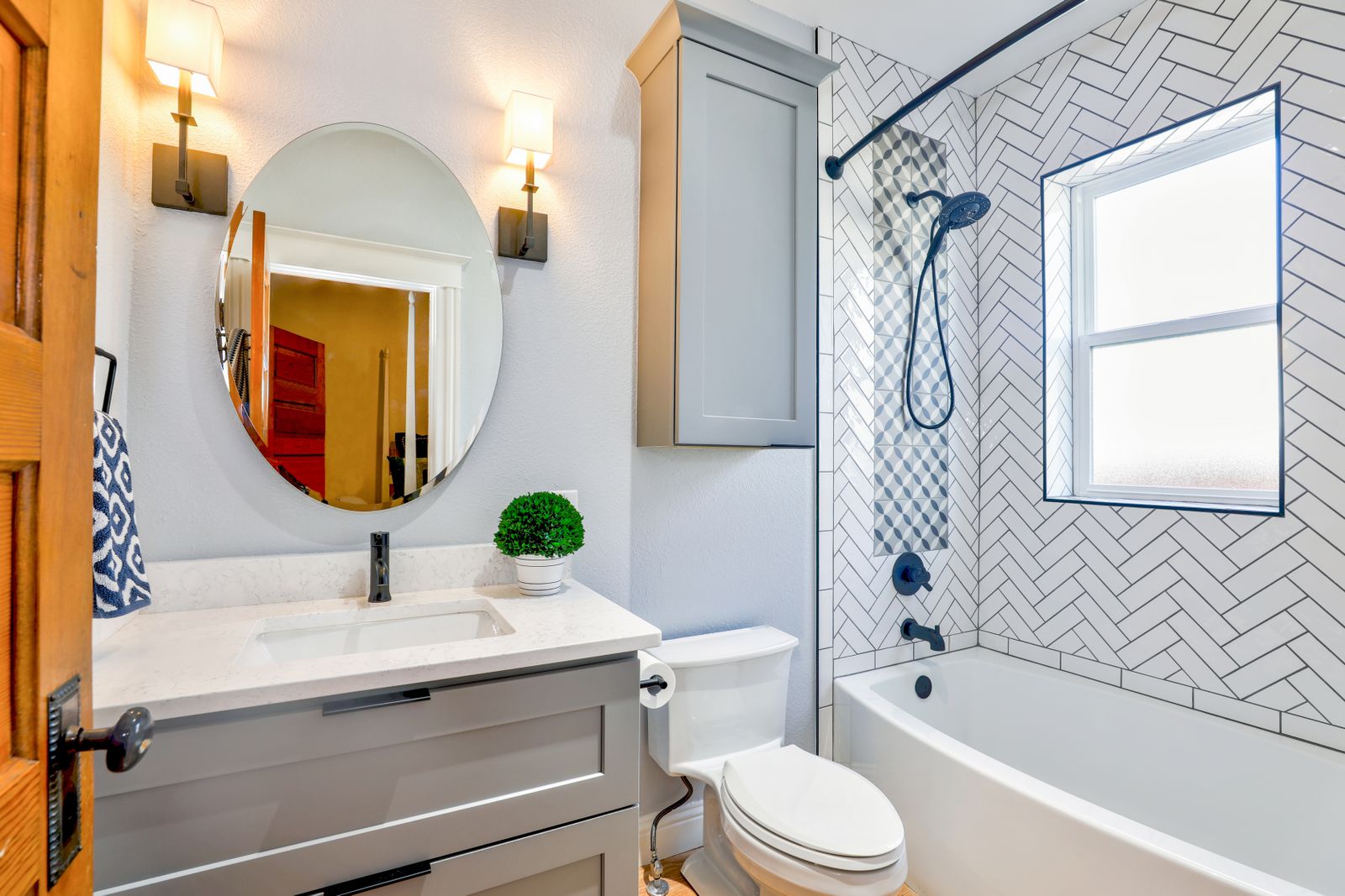 Bright, freshly cleaned residential interior in Jeffersontown, Louisville, KY